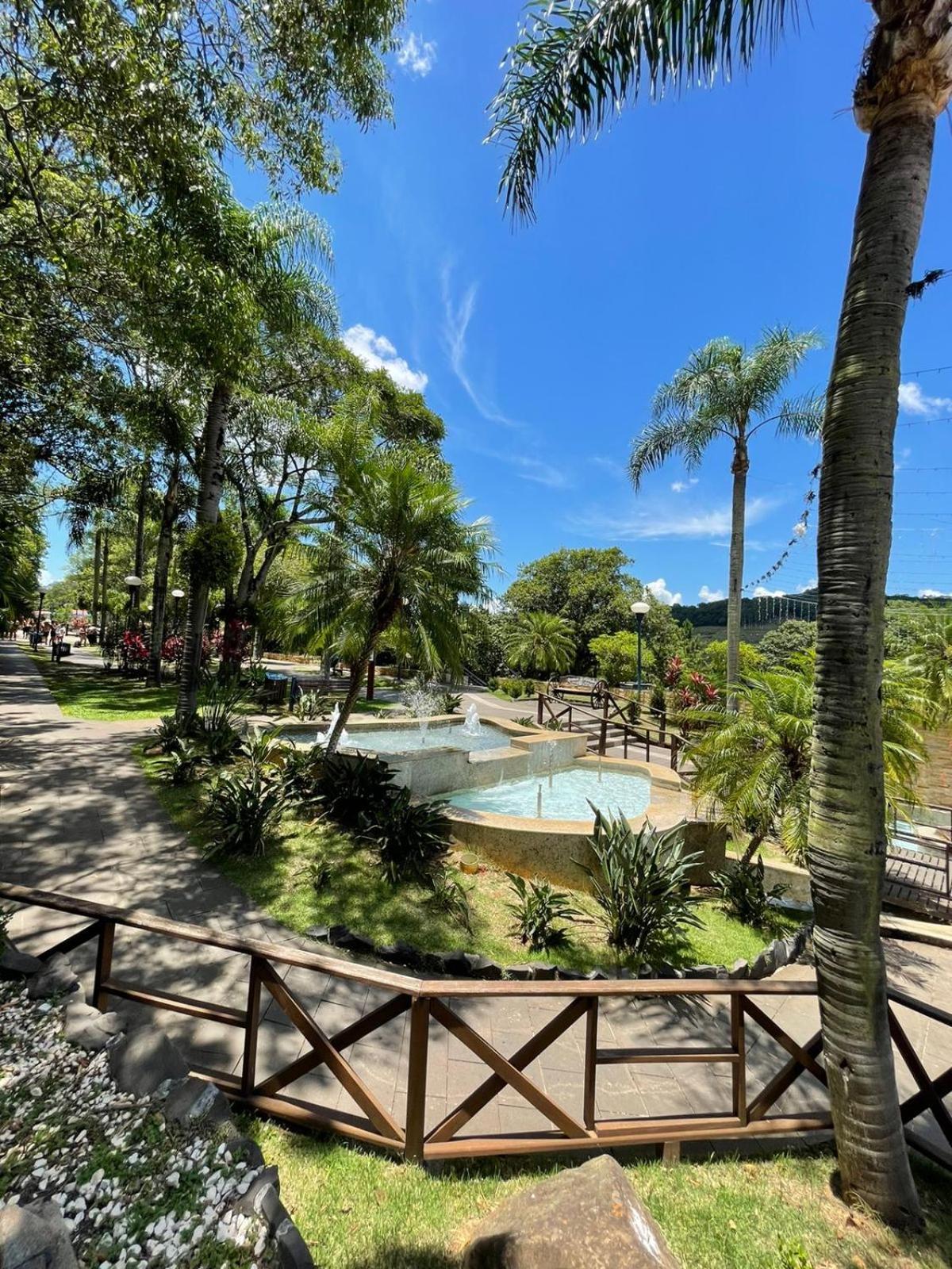 Apto Lirio Da Paz- 3 Quartos Com Sacadas,espacoso E De Frente Avenida Principal! Piratuba