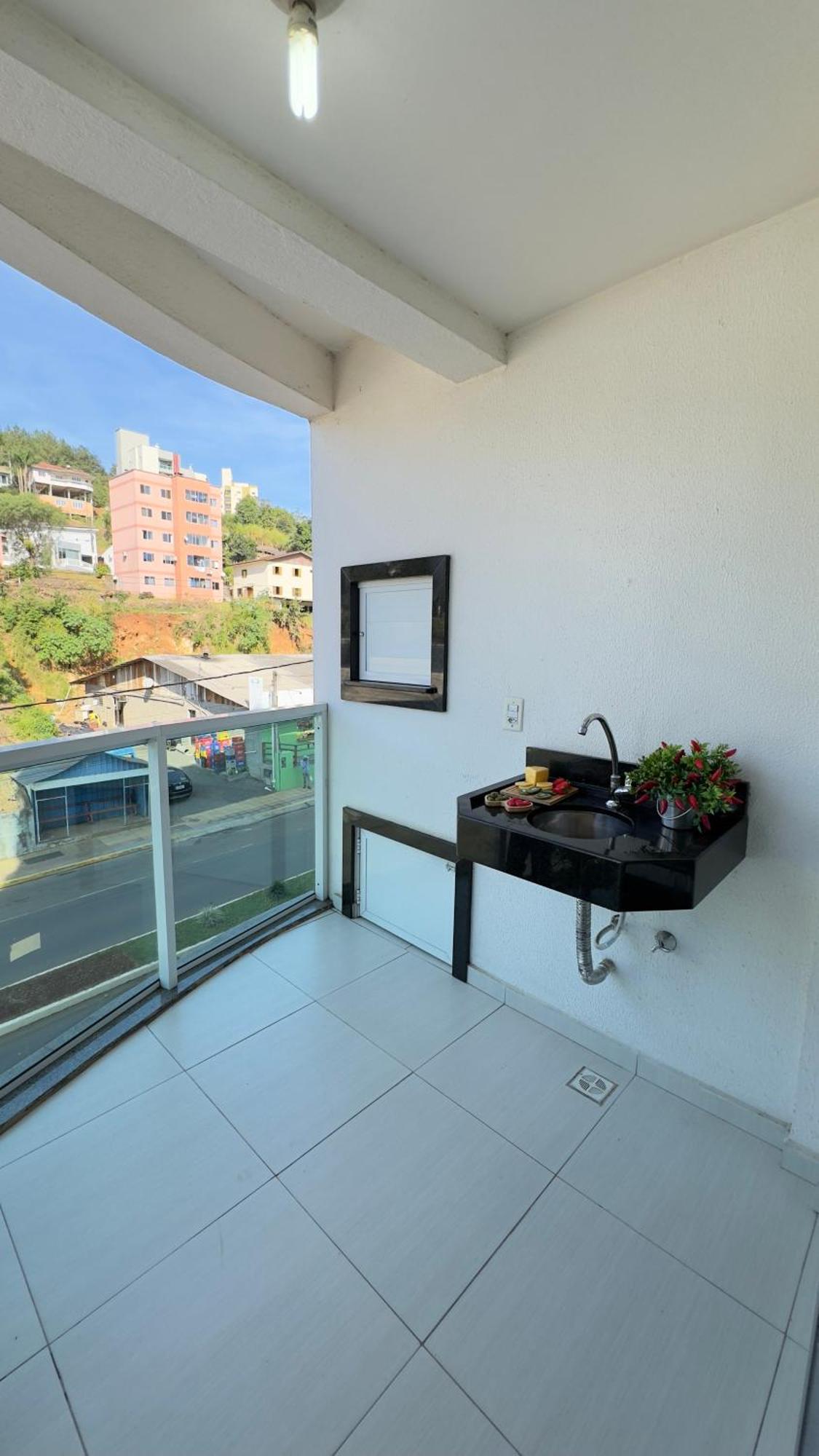 Apto Lirio Da Paz- 3 Quartos Com Sacadas,espacoso E De Frente Avenida Principal! Piratuba